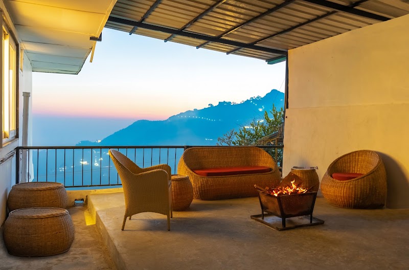Hampton Villa – Villa in Mussoorie - Hampton Villa – Villa in Mussoorie Hampton Villa, Hampton Rd, The Mall Road, Mussoorie, Uttarakhand 248179, India