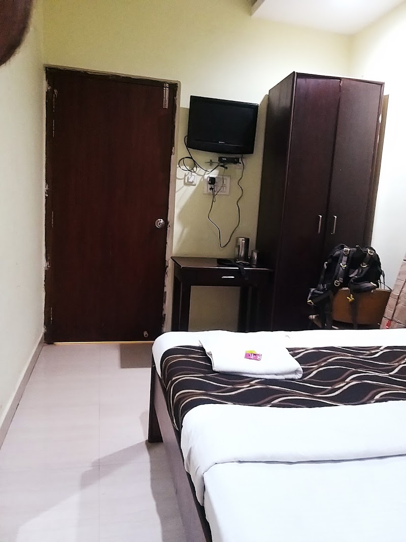 HOTEL AL ZAIQA - HOTEL AL ZAIQA Station Road, opposite Railway Staion, New Deepak Nagar, Durg, Bhilai, Chhattisgarh 491001, India