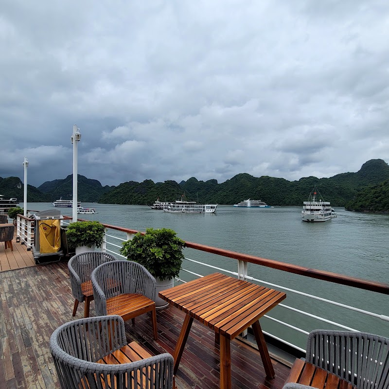Lux Cruises Lounge - Lux Cruises Lounge, Tuan Chau, Quang Ninh, Vietnam