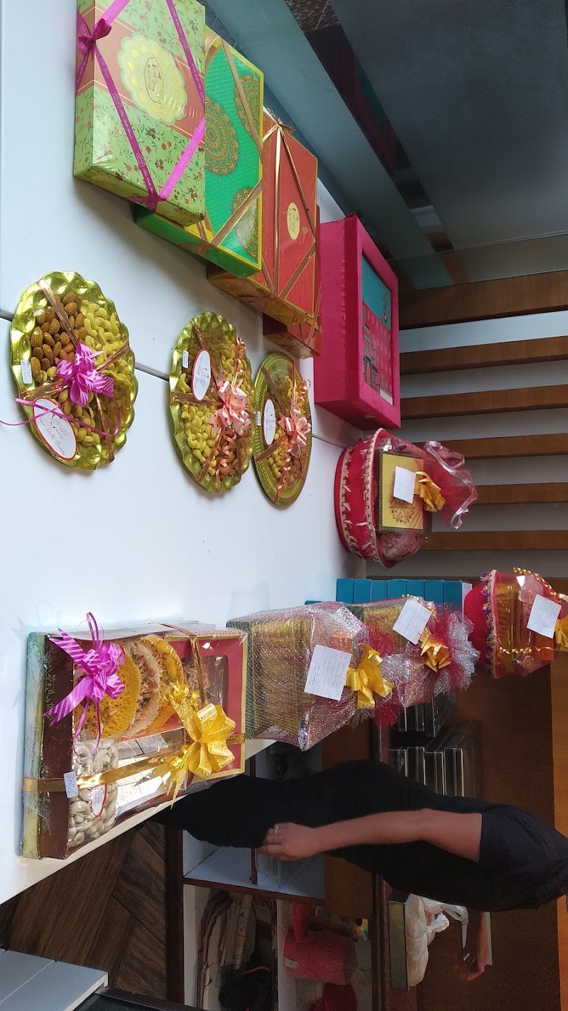 New Delhi Sweets - New Delhi Sweets, near Raja Raghuraj Singh Stadium, near Bilaspur, Masanganj, Telipara, Chhattisgarh 495001, India