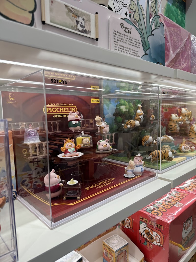 52TOYS EmSphere - 52TOYS EmSphere 628 Sukhumvit Rd, Khwaeng Khlong Tan, Khet Khlong Toei, Krung Thep Maha Nakhon 10110, Thailand