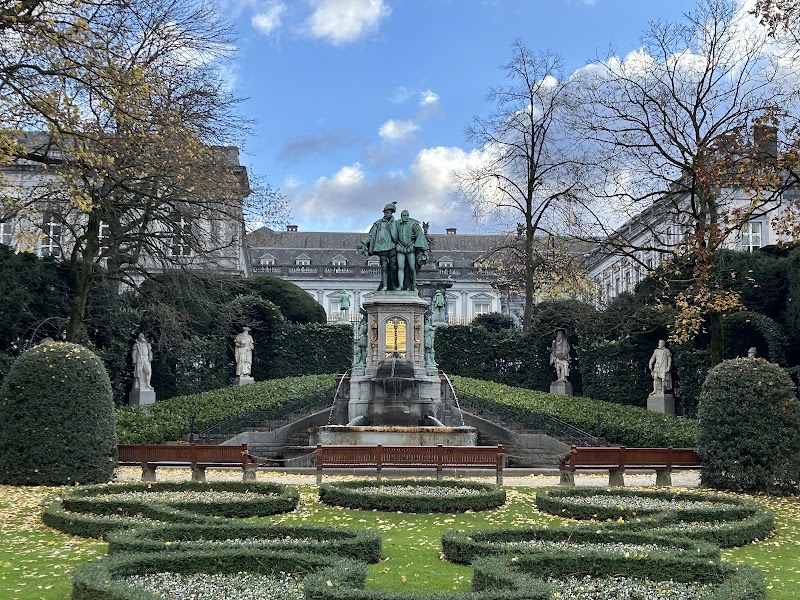 Kleine Zavelsquare - Kleine Zavelsquare Pl. du Petit Sablon 12, 1000 Bruxelles, Belgium