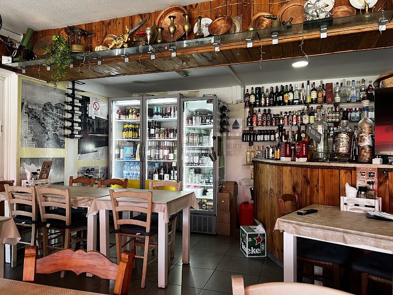 Edesma Cyprus Taverna - Souvlaki Place - Edesma Cyprus Taverna - Souvlaki Place Lordou Vyrona 50, Larnaka 6023, Cyprus