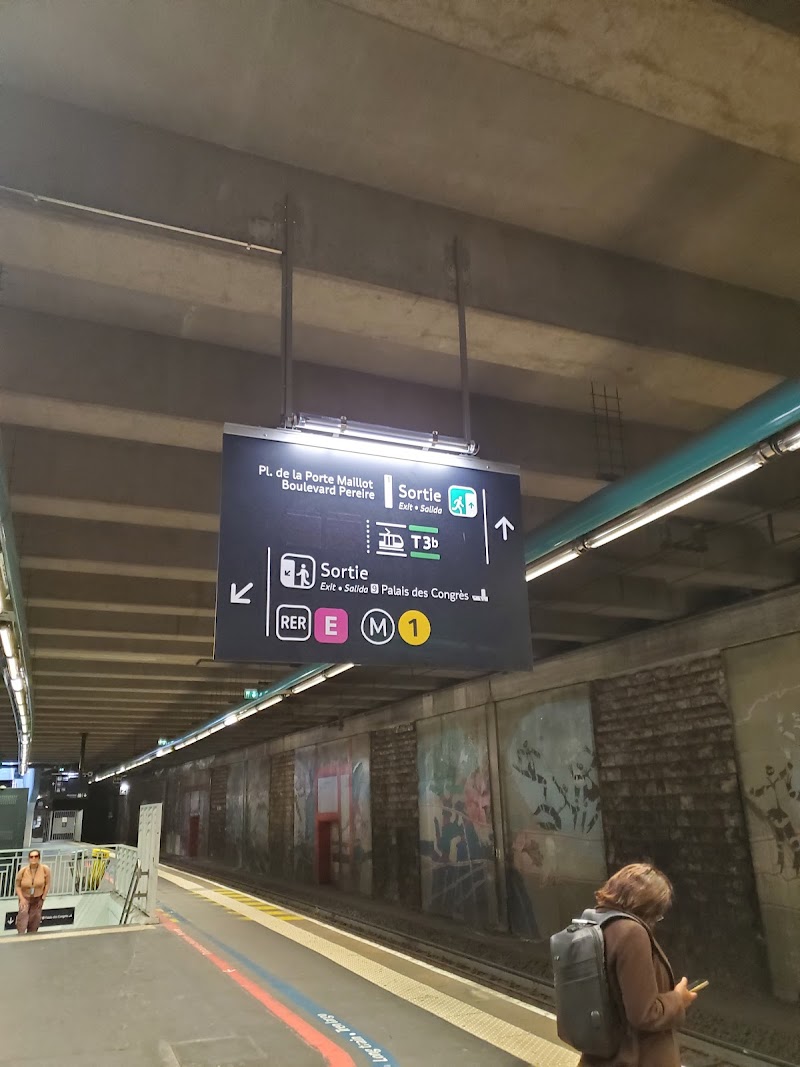 Porte Maillot RER - Boulevard Pereire - Porte Maillot RER - Boulevard Pereire 39 Rue Brunel, 75017 Paris, France