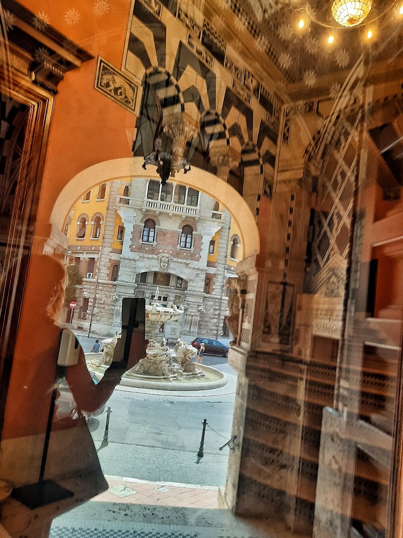 Palazzo del Ragno - Palazzo del Ragno, Piazza Mincio, 4, 00198 Roma RM, Italy
