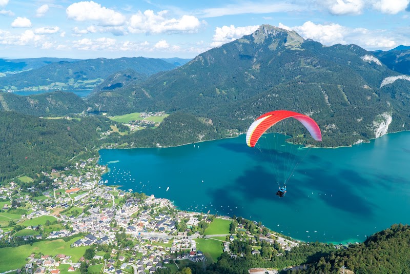 FlyTandem Paragliding St.Gilgen - Paragleiten/ Tandemfliegen am Wolfgangsee - FlyTandem Paragliding St.Gilgen - Paragleiten/ Tandemfliegen am Wolfgangsee, Konrad-Lesiak-Platz 3, 5340 St. Gilgen, Austria