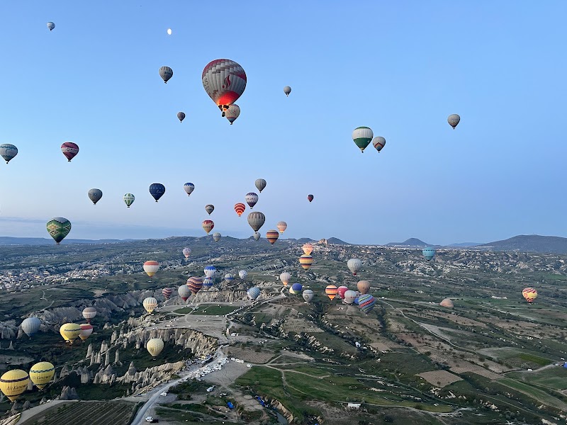 Cappadocia Voyager Balloons - Cappadocia Voyager Balloons, Cumhuriyet, Kapadokya Cd. No:84, 50100 Avanos/Nevşehir, Türkiye