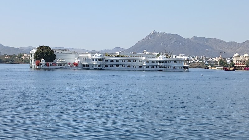 Udaipur City Railway Station - Udaipur City Railway Station, HM9X+GVP, Railway Station Rd, Jawahar Nagar, Khanjipeer, Udaipur, Rajasthan 313001, India