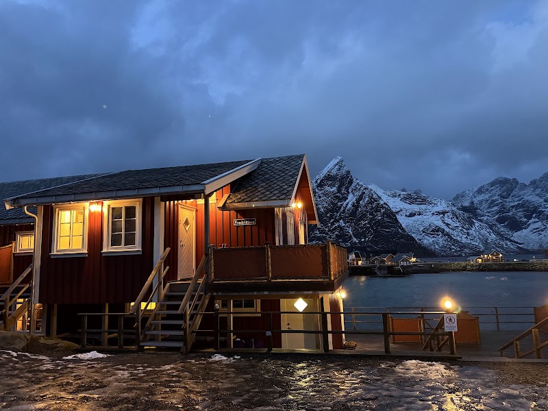 Rostad Retro Rorbuer - Rostad Retro Rorbuer Olenilsøy, 8390 Reine, Norway