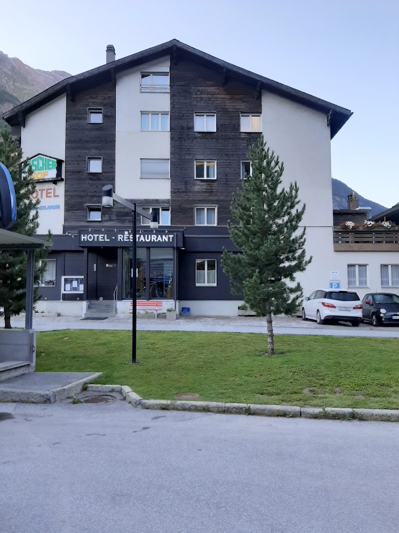 Hotel Täscherhof - Hotel Täscherhof Bahnhofplatz 1, 3929 Täsch, Switzerland