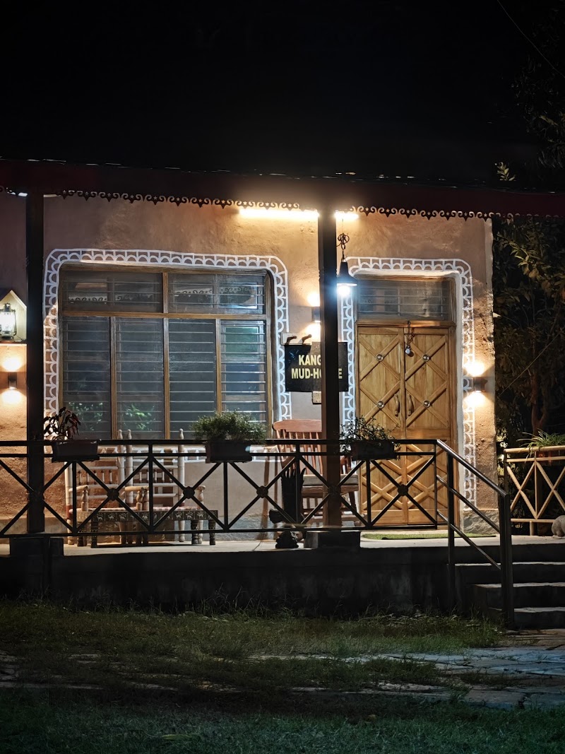 HillTop Orchard - HillTop Orchard, Mandi - Pathankot Rd, Raja Ka Bagh, Basa, Himachal Pradesh 176201, India