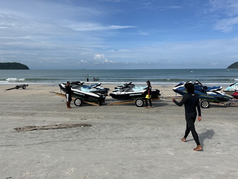 Red Ray Watersports - Red Ray Watersports, Beach by Dataran Cenang Dataran Cenang, Jalan Pantai Chenang, Mukim Kedawang, 07000 Langkawi, Kedah, Malaysia