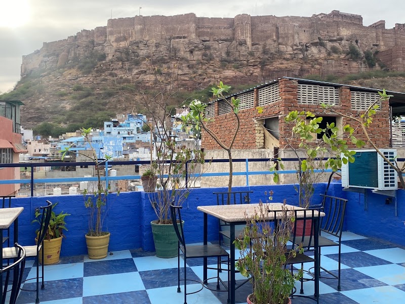 Gopal Roof Top Restaurant ( Rajsthani Cuisine & Lal Maas ) - Gopal Roof Top Restaurant ( Rajsthani Cuisine & Lal Maas ) Makrana Mohalla, near Mehrangarh Fort, Sodagaran Mohalla, Jodhpur, Rajasthan 342001, India