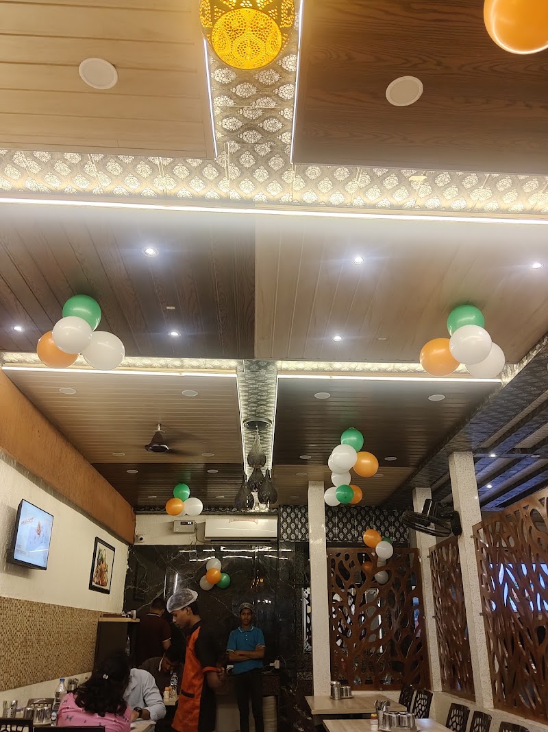 LAZEEZ KHOPOLI - LAZEEZ KHOPOLI Q8QQ+6RM, OLD MUMBAI PUNE NH-4, beside GOLD CINEMA, Indira Nagar, Sri Swami Samarth Nagar, Khopoli, Maharashtra 410203, India