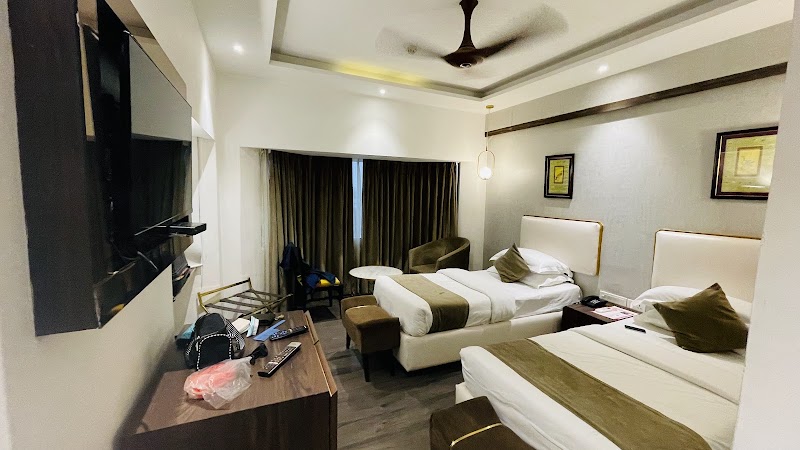 निरुला होटल - निरुला होटल C -135, Amaltash Marg, C Block, Sector 2, Noida, Uttar Pradesh 201301, India