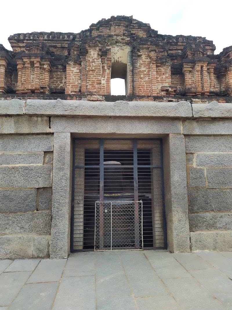Shree Badavilinga Gudi - Shree Badavilinga Gudi, 8FH5+PJG, Hampi, Krishnapura, Karnataka 583239, India
