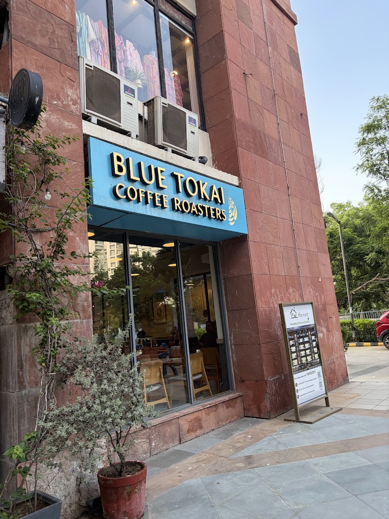 Blue Tokai Coffee Roasters | Nirvana Courtyard - Blue Tokai Coffee Roasters | Nirvana Courtyard Shop No 36 & 37, GF, Nirvana Courtyard, Nirvana Central Rd, C Block, Nirvana Country, Sector 50, Gurugram, Haryana 122018, India