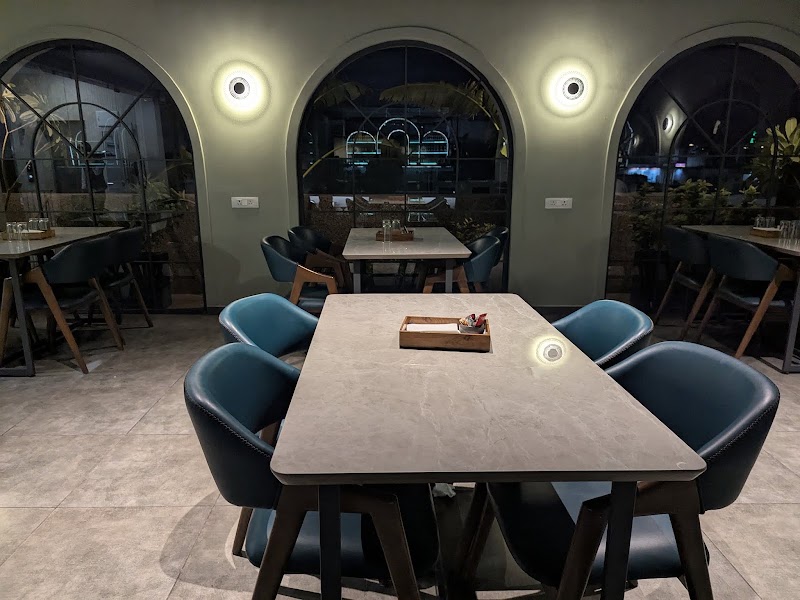 Vana Restro & Lounge