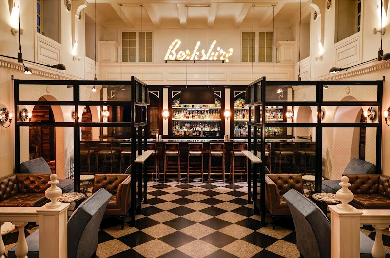 ACME Hotel Chicago, Outset Collection by Hilton - ACME Hotel Chicago, Outset Collection by Hilton, 15 E Ohio St, Chicago, IL 60611, USA