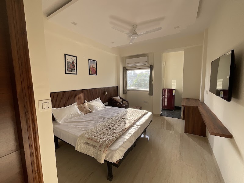 Sunroom studio apartments - Sunroom studio apartments, 1637, Block H, Sector 57, Gurugram, Haryana 122011, India