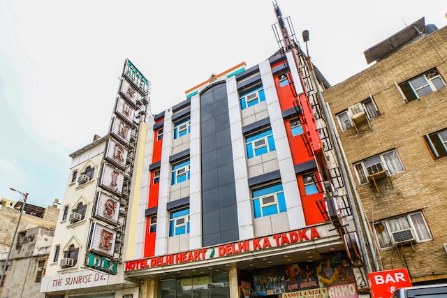 Capital O 6408 Hotel Delhi Heart - Capital O 6408 Hotel Delhi Heart Plot No.3738, New Delhi Railway Station, Near Gate No 1, Opposite Sheila Cinema, Ratan Lal Market, Aram Bagh, Paharganj, Delhi, 110055, India
