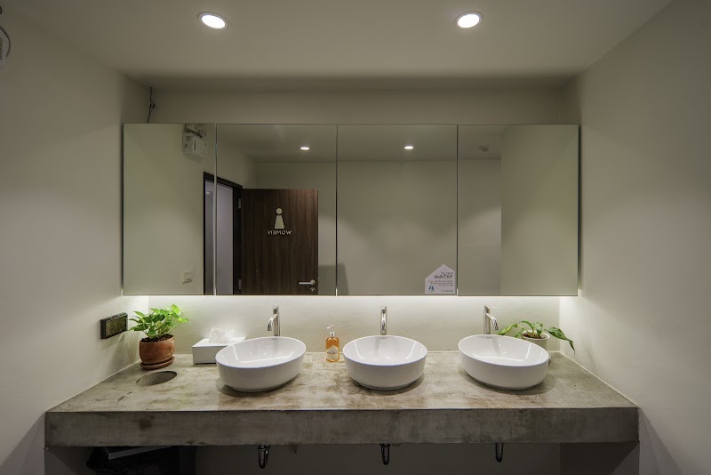 C'HOUSE Bangkok - C'HOUSE Bangkok 114 Trok Salak Hin, Khwaeng Rong Muang, Pathum Wan, Krung Thep Maha Nakhon 10330, Thailand