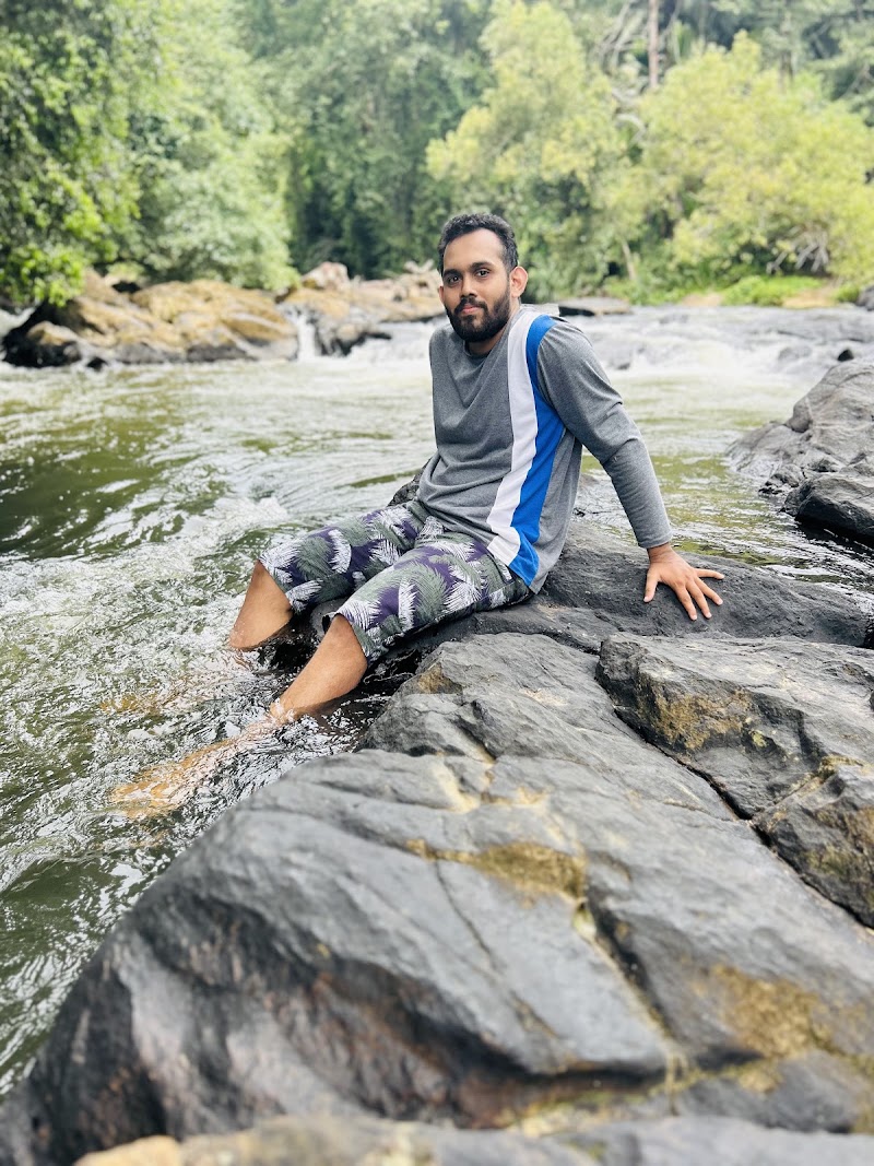 Pena Ella Waterfall - Pena Ella Waterfall 8FVX+X9, Diyaduwa, Sri Lanka