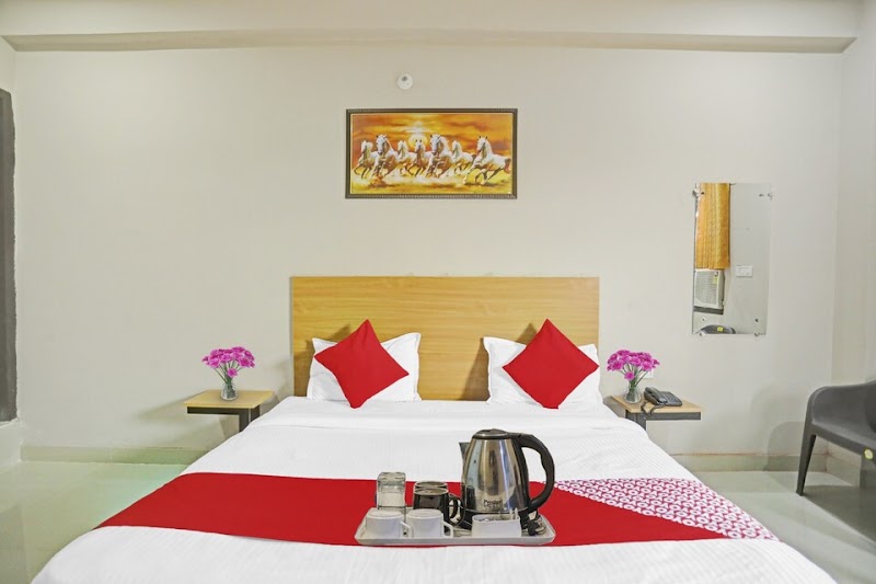 Hotel O Sky Inn - Hotel O Sky Inn Plot no.282k Block B ,Gadhi Chaukhandhi, Gol Chakkar, Sector, near Faridabad - Noida - Ghaziabad Expressway, Sector 121, Noida, Uttar Pradesh 201316, India