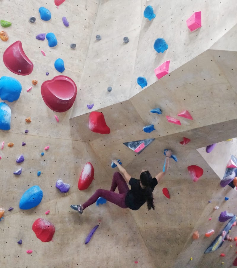 BoulderBox - Climbing Centre - BoulderBox - Climbing Centre OCF, Sector B Rd, Pocket 9, Sector B, Vasant Kunj, New Delhi, Delhi 110070, India