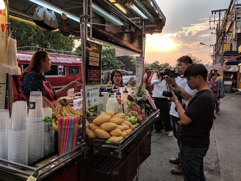 Bumrung Buri Market - Bumrung Buri Market 19/2 Nantaram Rd, Tambon Hai Ya, Amphoe Mueang Chiang Mai, Chang Wat Chiang Mai 50100, Thailand