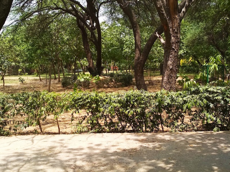 Inderpuri Park - Inderpuri Park EA-1/8, Puran Chand Yogi Marg, Block EC, Inder Puri, New Delhi, Delhi 110012, India