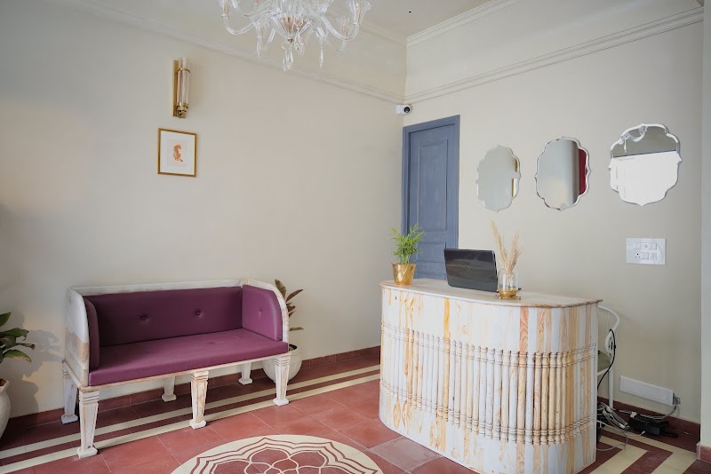 Sadri Haveli - Sadri Haveli Lake, 45, Lal Ghat Road, near Pichola, Old City, Udaipur, Rajasthan 313001, India