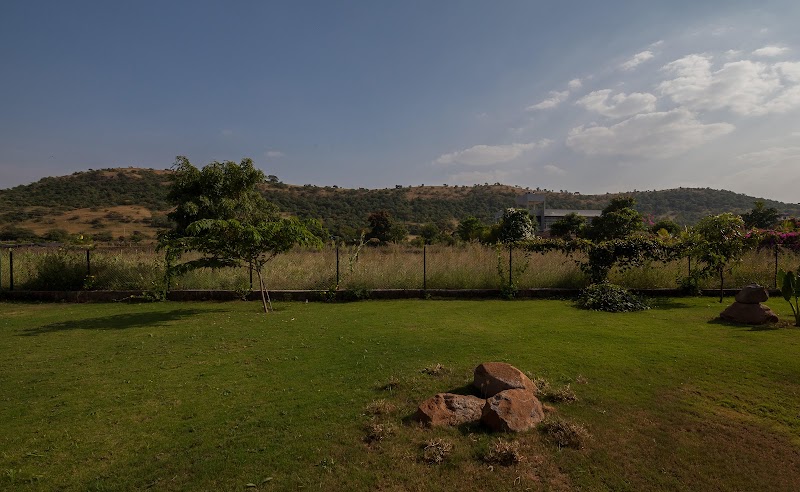 StayVista at Villa Meer | Premium Holiday Home with Private Pool in Nashik - StayVista at Villa Meer | Premium Holiday Home with Private Pool in Nashik, next to York Winery, Gangapur, Sawargaon, Nashik, Maharashtra 422222, India