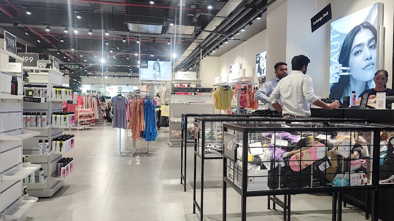 Zudio - Mall 51, Gurugram - Zudio - Mall 51, Gurugram Mall 51 Shop No- 10,11,12 & 13 Plot No M-1 Bindapur, Sector 51, Gurugram, Haryana 122018, India