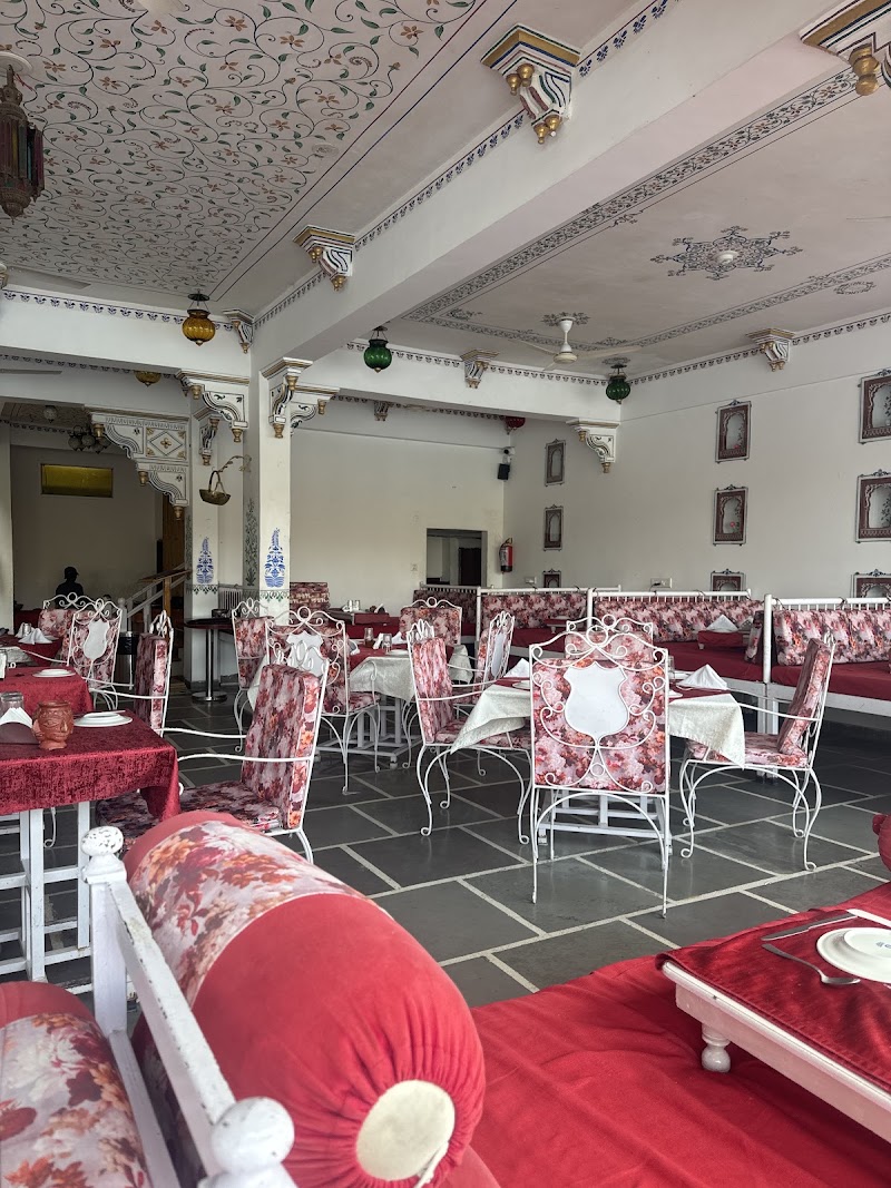 Restaurant Harigarh - Restaurant Harigarh Ambrai Rd, Outside Chandpole, Hanuman Ghat, Ambamata, Udaipur, Rajasthan 313004, India
