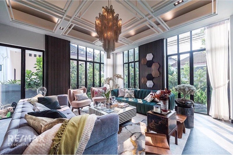 RE/MAX Executive Homes Real Estate - RE/MAX Executive Homes Real Estate Unit 3A, KC Court, 28 Soi Thong Lo 13, Khwaeng Khlong Tan Nuea, Watthana, Krung Thep Maha Nakhon 10110, Thailand
