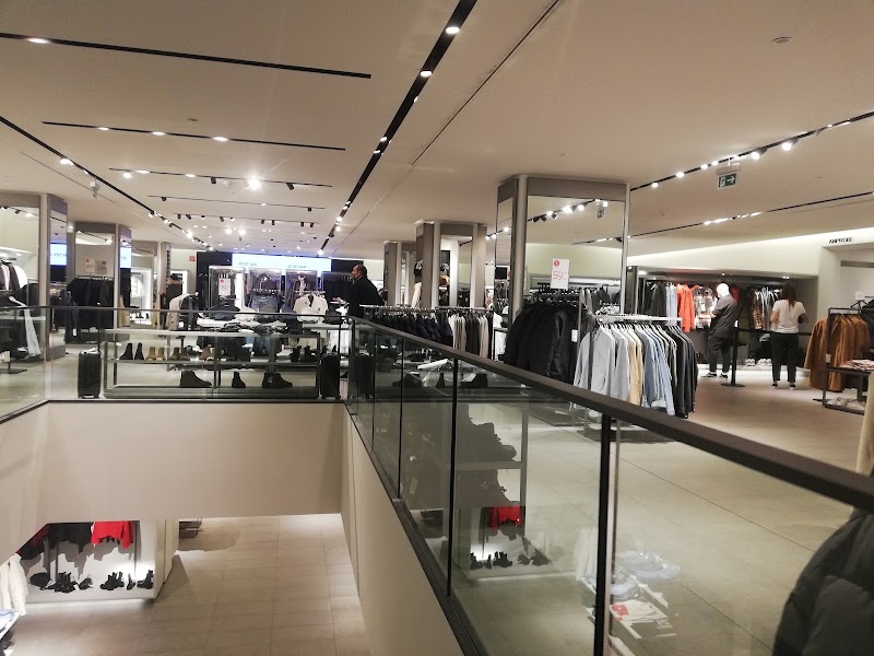 ZARA - ZARA, Börsenstraße 2-4, 60313 Frankfurt am Main, Germany
