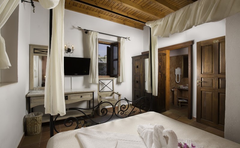 Camelot Traditional & Classic Hotel - Camelot Traditional & Classic Hotel Themistokleous 18 str. Old Town, Rodos 851 00, Greece