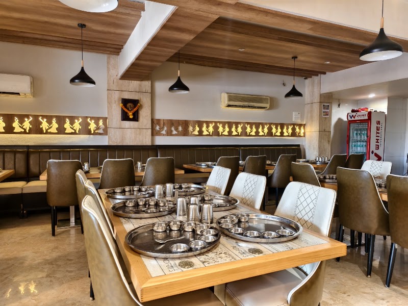 Toral Dinning Hall - Toral Dinning Hall, 101, Centre Point Building, Shopping Centre, Char Rasta, near Mahavir Nagar, Char Rasta, Mahavir Nagar, GIDC, Vapi, Gujarat 396191, India