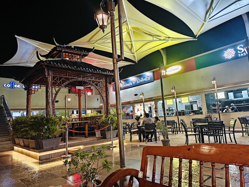 Highway 10 Food Court Jamnagar Family Hangout Destination - Highway 10 Food Court Jamnagar Family Hangout Destination, SP 11 Plot 11,12, SH-25, Lalpur Rajkot Bypass, C3FV+WCX, Village, Khimliya, Gujarat 361120, India
