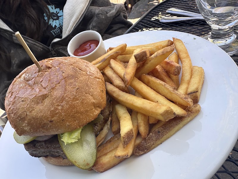 Gasthaus on the Lake - Gasthaus on the Lake 5790 Beach Ave, Peachland, BC V0H 1X6, Canada