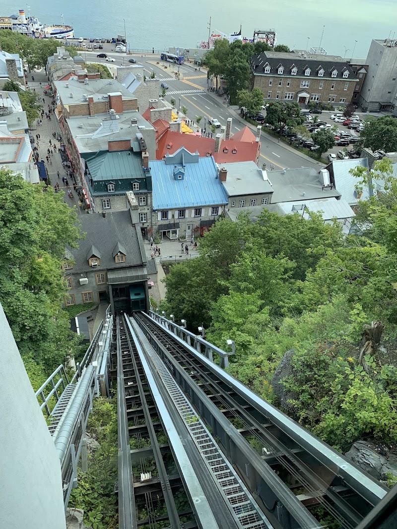 Funiculaire du Vieux-Québec - Funiculaire du Vieux-Québec, 16 Rue du Petit Champlain, Québec, QC G1K 4H4, Canada