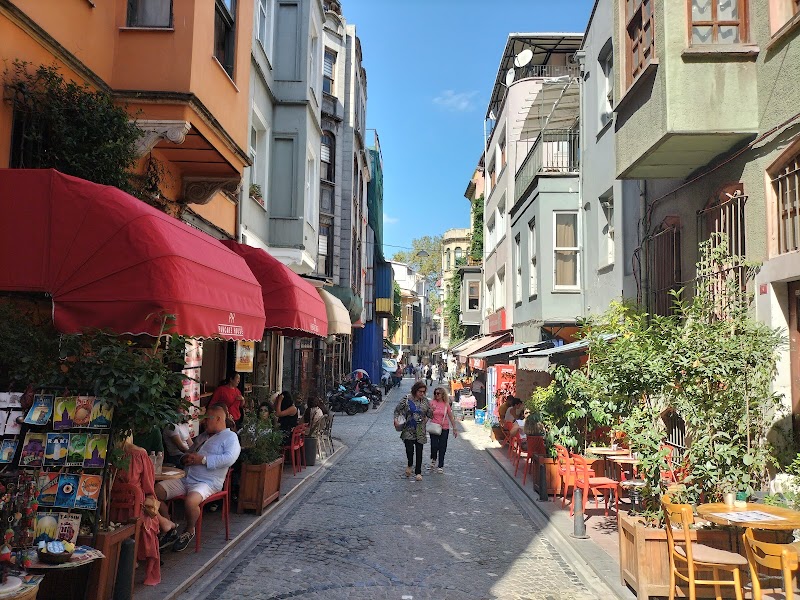 Balat Sahil - Balat Sahil, Yavuz Sultan Selim, İbb Haliç Nedim Parkı, 34083 Fatih/İstanbul, Türkiye