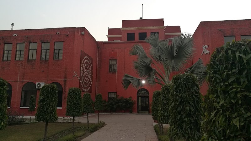 Modern School - Modern School, J6HH+MMC, Barakhamba Rd, Todermal Road Area, Mandi House, New Delhi, Delhi 110001, India
