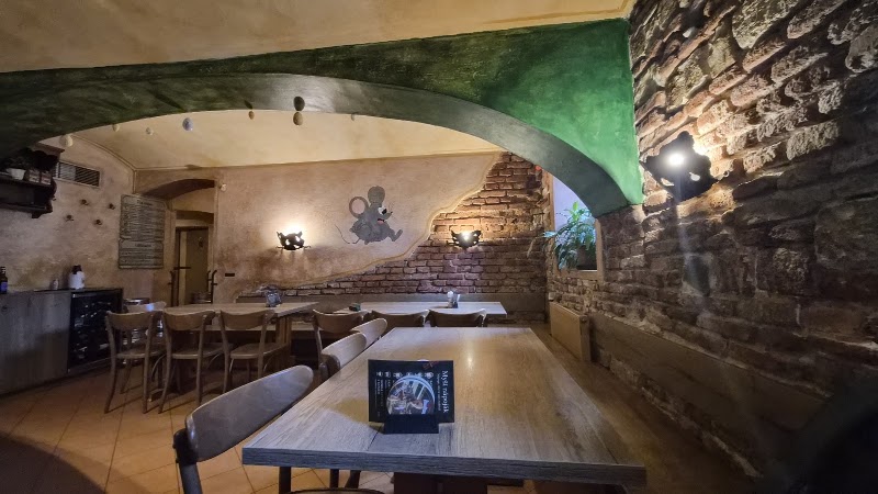 Tlustá myš - Tlustá myš Všehrdova 547/19, Malá Strana, 118 00 Praha-Praha 1, Czechia