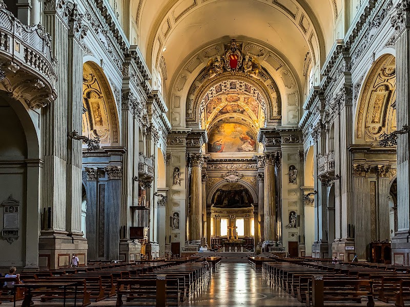 Metropolitan Cathedral of St Peter - Metropolitan Cathedral of St Peter Via dell'Indipendenza, 7, 40125 Bologna BO, Italy