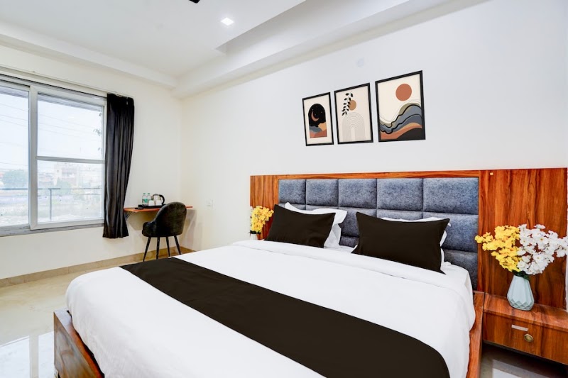 Super Townhouse by OYO Sector 93 Noida Expressway - Super Townhouse by OYO Sector 93 Noida Expressway Townhouse Sector 93, Noida-Greater Noida Expy, GT 83, Sector 93, Noida, Uttar Pradesh 201304, India