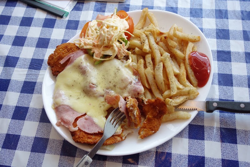 Arthur's Café Restaurant - Arthur's Café Restaurant, Arthurs cafe, Station Terrace, London NW10 5RU, UK