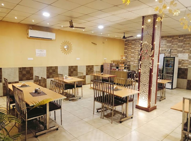 Rambabu Ke Parathe | Gurgaon (Since 1930)
