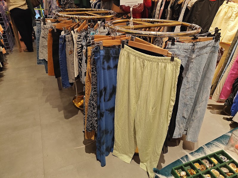 Thrift Shop by Bombay Closet Cleanse - Thrift Shop by Bombay Closet Cleanse, Shop No 10, Silver Pearl Building, Waterfield Road, West, Bandra West, Mumbai, Maharashtra 400050, India